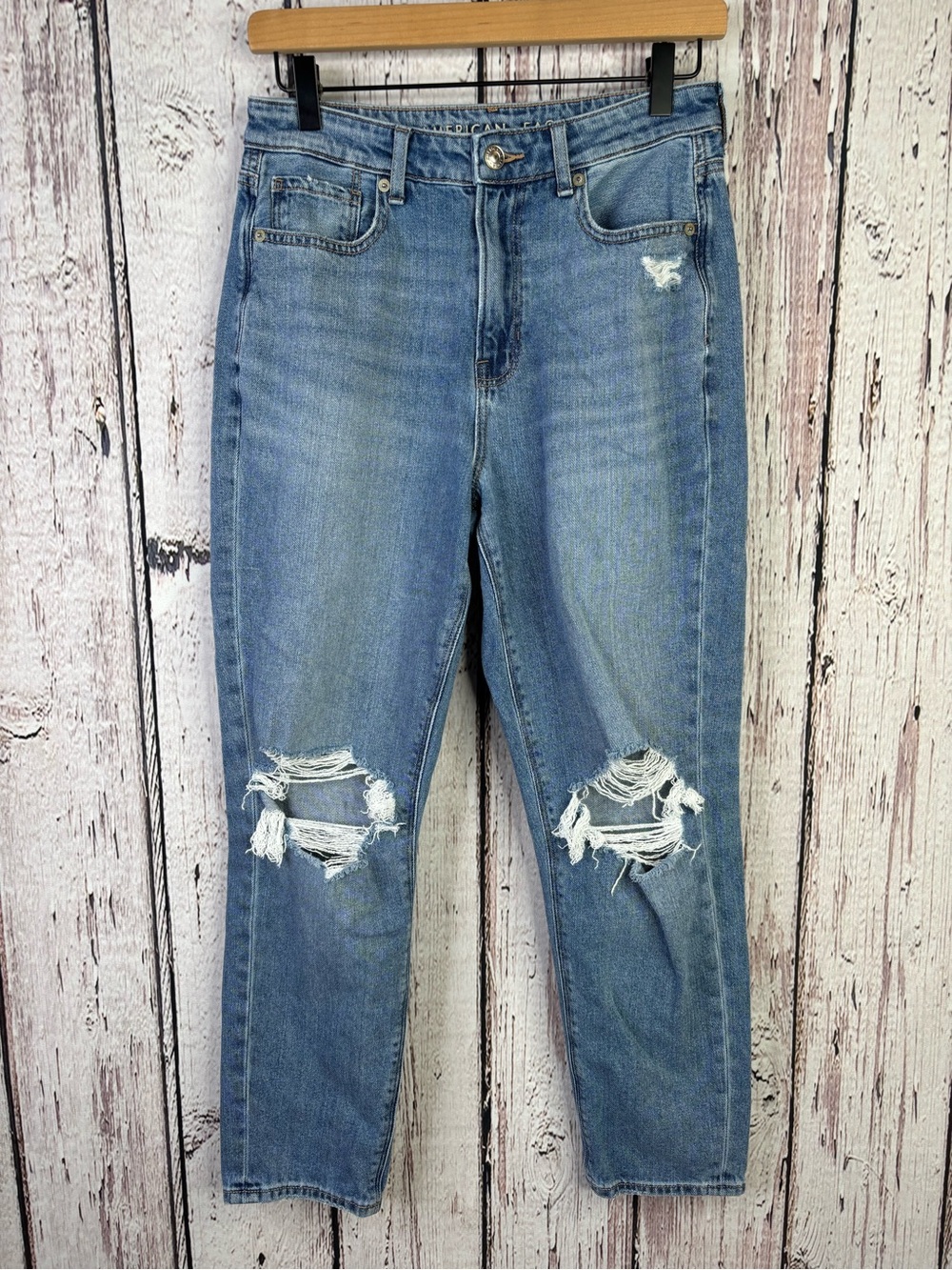 American Eagle Mom Jeans Size 4 SHORT Comfort Stretch Waistband Distressed Jean